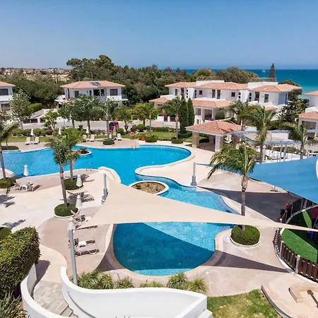 Διαμέρισμα Mazatos Beachfront Gardens - With Balcony - Stunning & Tranquil Retreat - 3 Bedrooms *